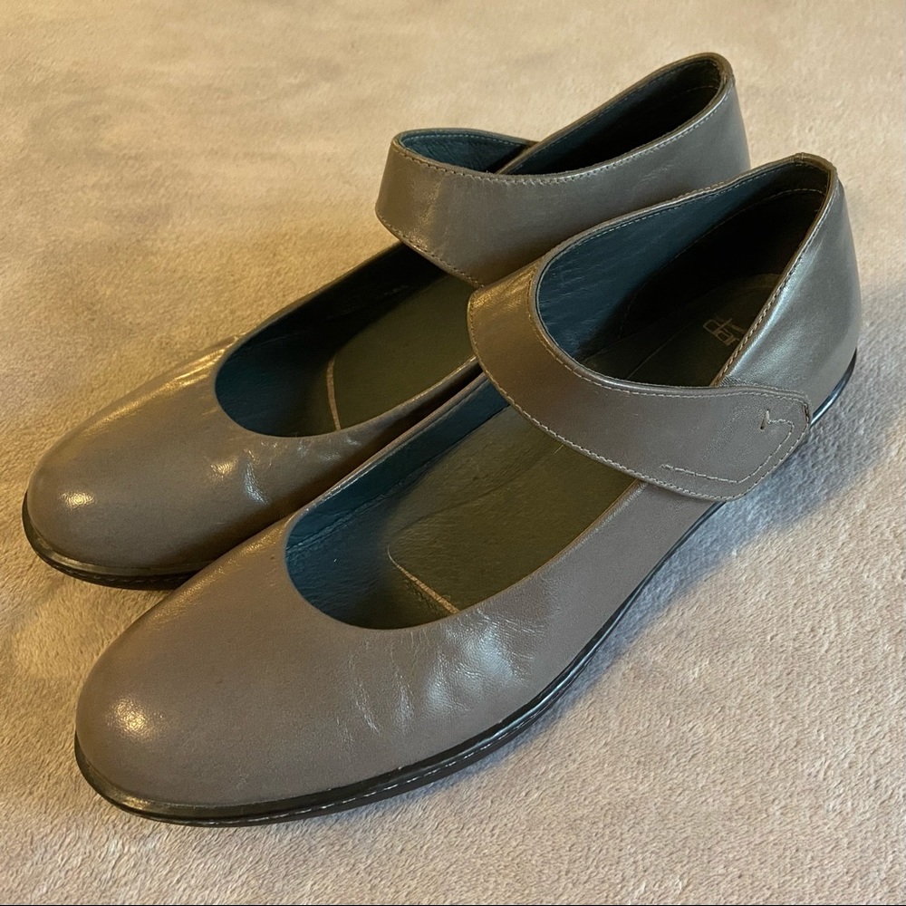 Dansko Mary Jane Clogs Velcro Closure Grey Leather Like New